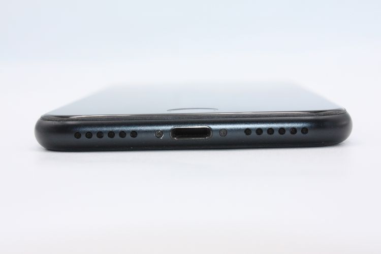 iPhoneSE ��3���� 64GB SIM�ե꡼ �ߥåɥʥ��� C���