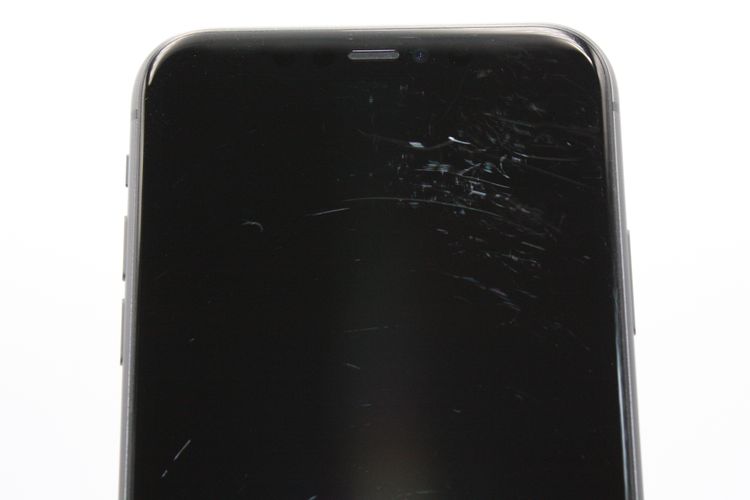 �������ò� iPhone11 64GB SIM���å�����Ѥ� �֥�å� C���