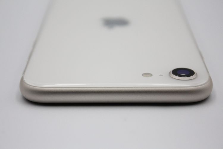 ���ʥХåƥ꡼�����ɹ�(100%) iPhoneSE ��3���� 64GB SIM�ե꡼