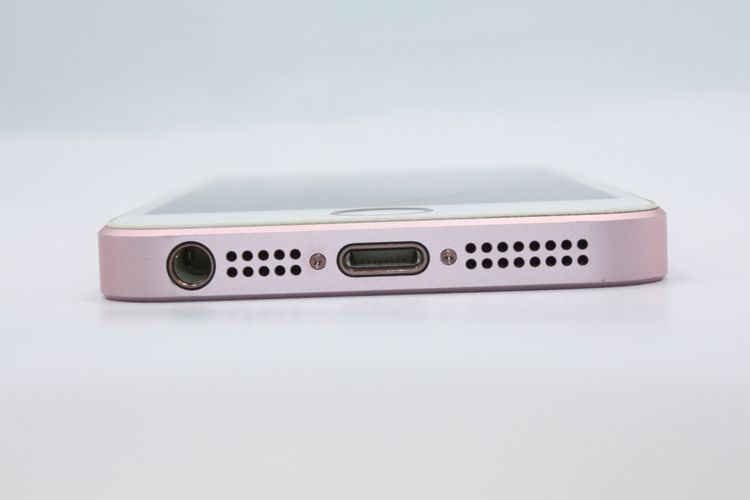 �������ò� iPhoneSE ��1���� 16GB SIM���å�����Ѥ� ������������� B���