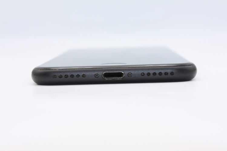 �������ò� iPhone7 32GB SIM���å�����Ѥ� �֥�å� C���