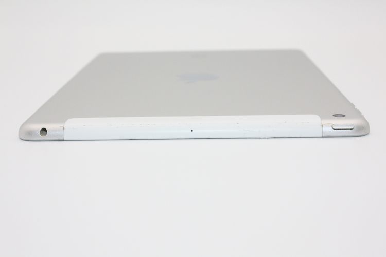 iPad��6���� 32GB Wi-Fi+Cellular ����С� SIM���å�����Ѥ� C���