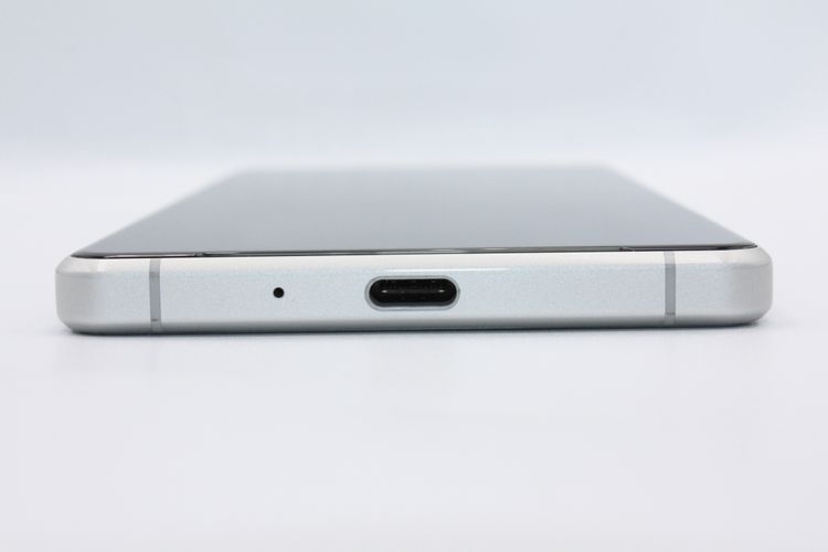 Xperia 1 II SOG01 �ۥ磻�� SIM���å�����Ѥ� B���