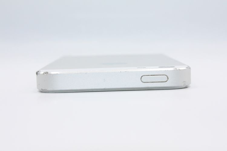 �������ò� iPhone5 16GB au �ۥ磻�ȡ�����С� C���