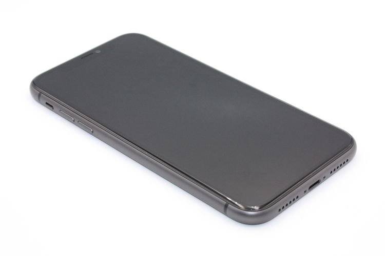 �������ò� iPhone11 64GB SIM���å�����Ѥ� �֥�å� C���