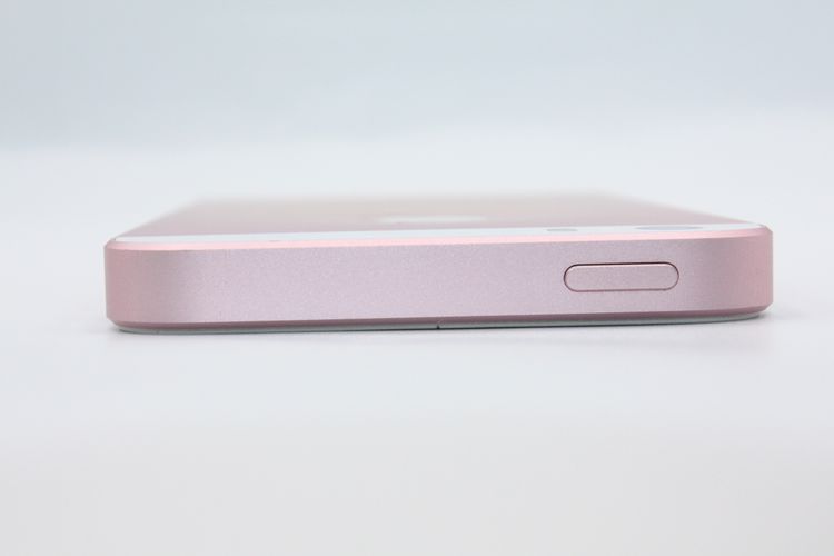 �������ò� �Хåƥ꡼�����ɹ�(100��) iPhoneSE ��1���� 16GB B���