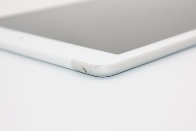 iPad ��5���� Wi-Fi+Cellular��ǥ� 32GB SIM���å�����Ѥ� C���