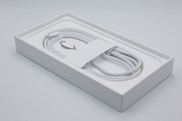 ���� �Хåƥ꡼�����ɹ�(100%) iPhone16e 128GB �֥�å� A���