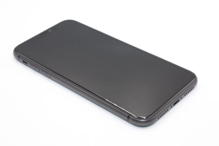 �������ò� iPhone11 64GB SIM���å�����Ѥ� �֥�å� C���