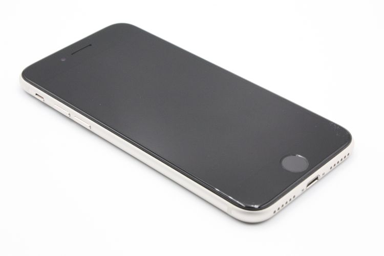 ���� �Хåƥ꡼�����ɹ�(100%) iPhoneSE ��3���� 64GB SIM�ե꡼ A���
