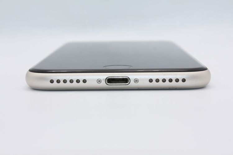 iPhoneSE ��3���� 64GB SIM�ե꡼ �������饤�� C���