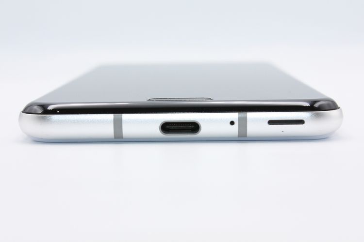 AQUOS R3 SHV44 SIM���å�����Ѥ� �ۥ磻�� B���