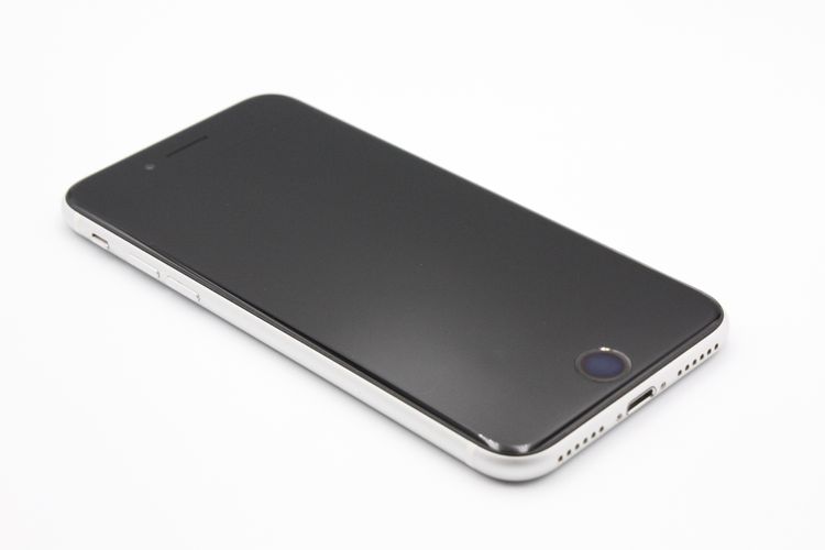 iPhoneSE ��2���� 64GB �ۥ磻�� SIM���å�����Ѥ� C���