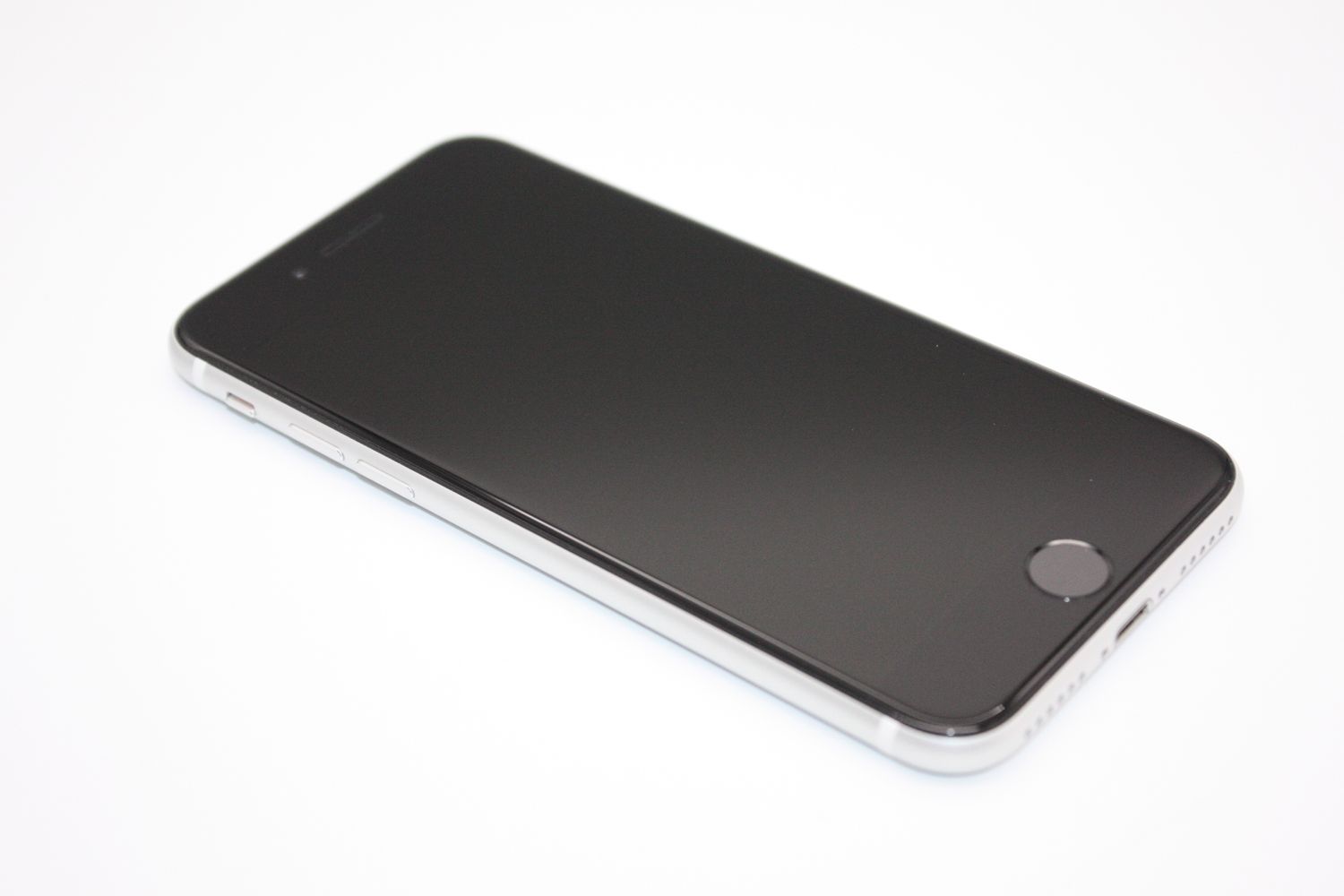 ムスビー｜美品 iPhoneSE 第2世代 64GB ホワイト SIMフリー Aランク 