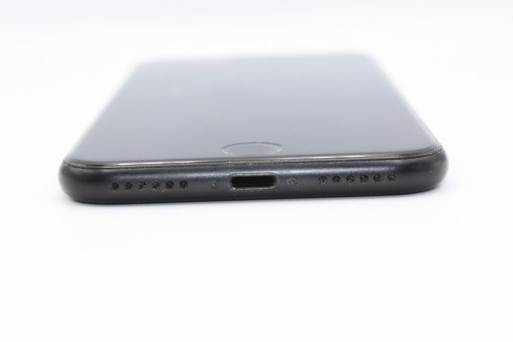 �������ò� iPhoneSE ��2���� 64GB �֥�å� SIM���å�����Ѥ� B���