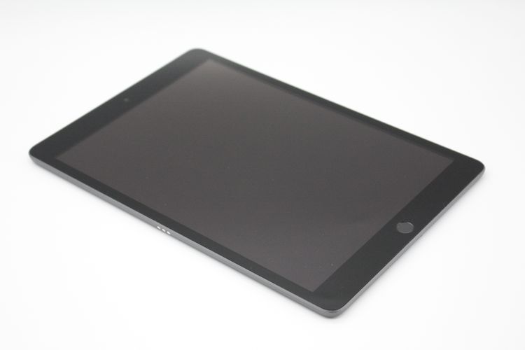 ���� iPad ��9���� 64GB Wi-Fi + Cellular��ǥ� ���ڡ������졼 A���