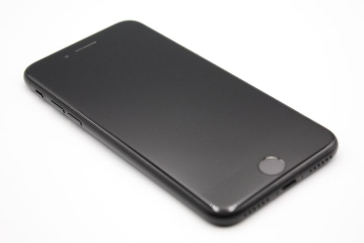 �������ò� ���� iPhoneSE ��2���� 64GB �֥�å� SIM���å�����Ѥ�