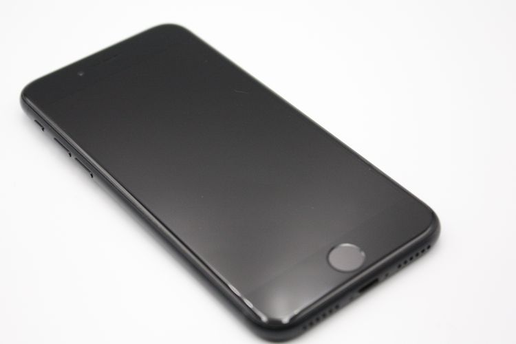 �Хåƥ꡼�ɹ�(94%) iPhoneSE ��3���� 64GB SIM�ե꡼