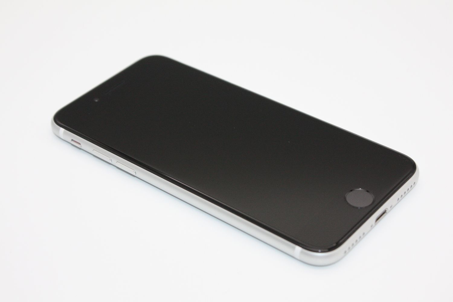 ムスビー｜バッテリー状態良好(100％) 美品 iPhoneSE 第2世代 64GB 