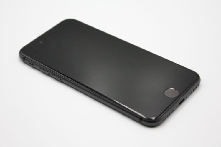 iPhone8 64GB SIM���å�����Ѥ� ���ڡ������쥤 B���