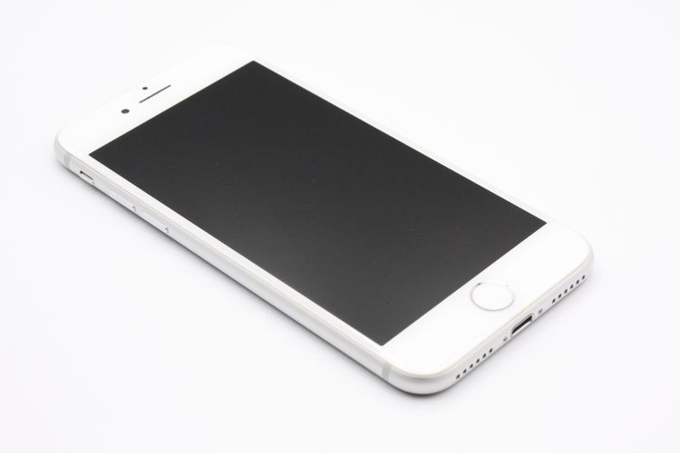 �������ò� iPhone8 64GB SIM���å�����Ѥ� ����С� B���