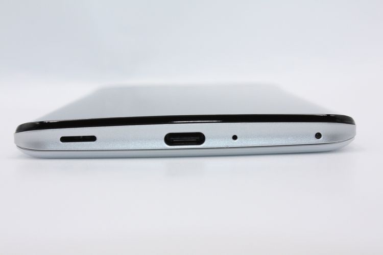 �������ò� AQUOS zero2 SHV47 �ۥ磻�� SIM���å�����Ѥ� B���