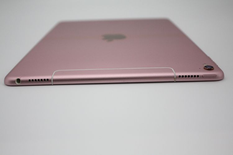 iPad Pro 9.7����� ��1���� 32GB Wi-Fi +Cellular