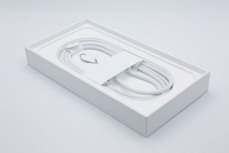 ���� �Хåƥ꡼�����ɹ�(100%) iPhone16e 128GB �֥�å� A���