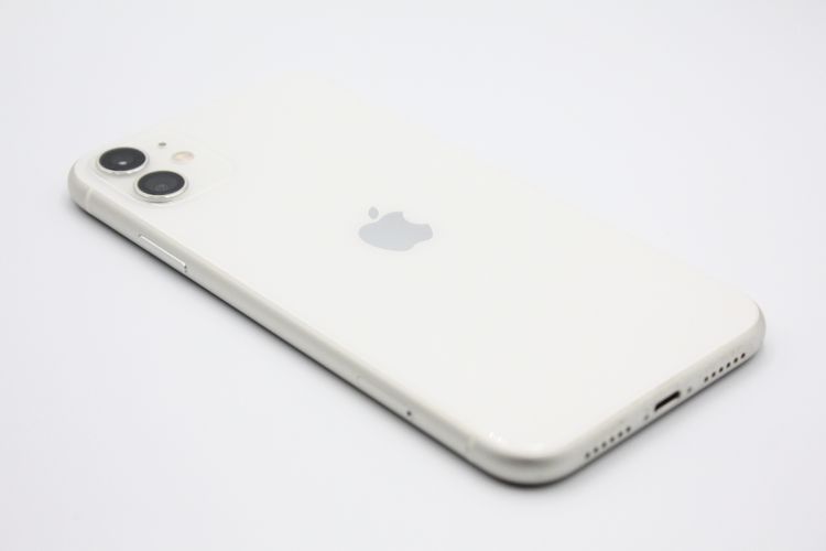 �������ò� iPhone11 64GB SIM���å�����Ѥ� �ۥ磻�� B���