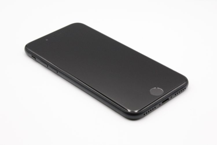 ���� iPhoneSE ��3���� 64GB SIM�ե꡼ �ߥåɥʥ��� A���