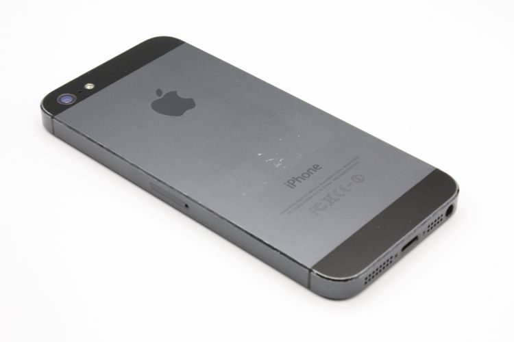 �������ò� iPhone5 16GB au �֥�å������졼�� C���