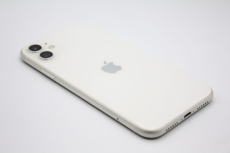 �������ò� iPhone11 64GB SIM���å�����Ѥ� �ۥ磻�� C���