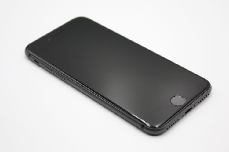 �������ò� iPhone8 64GB SIM���å�����Ѥ� ���ڡ������쥤 B���