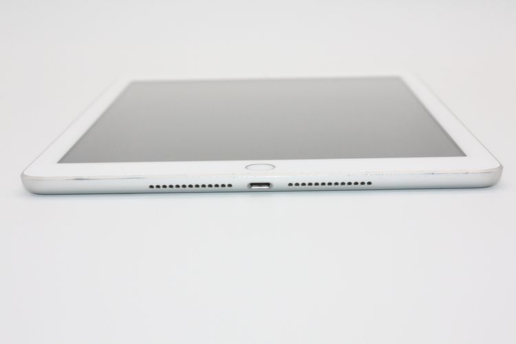 iPad��6���� 32GB Wi-Fi+Cellular ����С� SIM���å�����Ѥ� C���