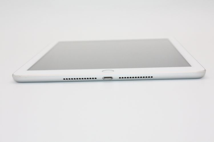 iPad ��5���� Wi-Fi+Cellular��ǥ� 32GB SIM���å�����Ѥ� C���