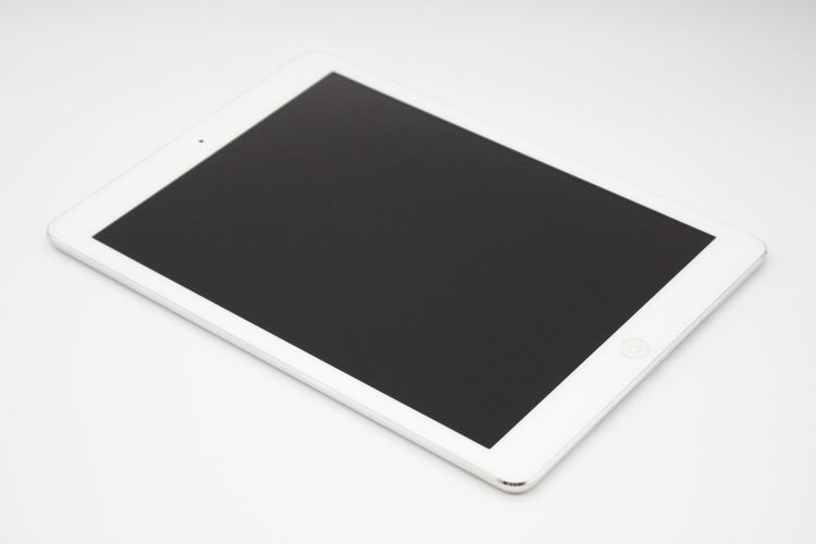 iPad Air ��1���� Wi-Fi + Cellular��ǥ� 16GB au B���