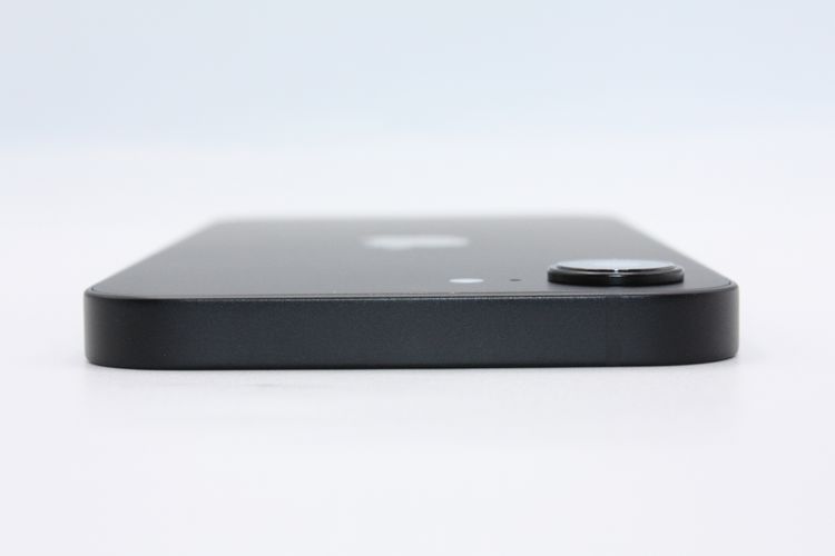 ���� �Хåƥ꡼�����ɹ�(100%) iPhone16e 128GB �֥�å� A���