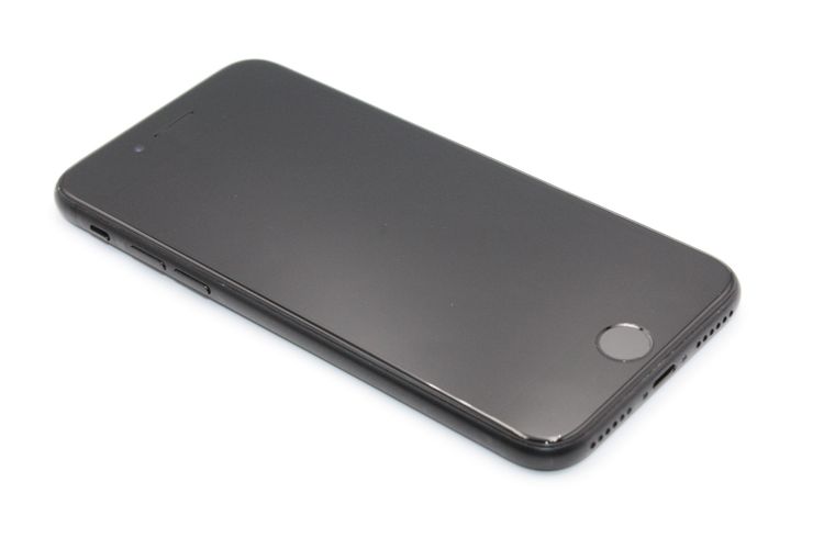 �������ò� iPhoneSE ��2���� 64GB �֥�å� SIM���å�����Ѥ� B���