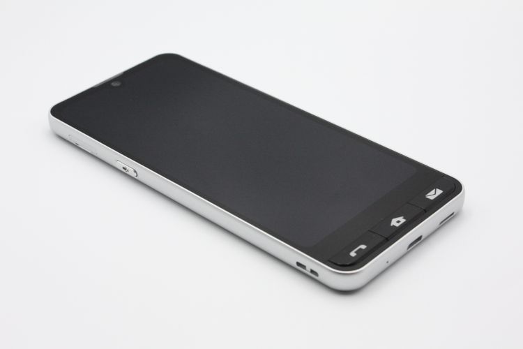 BASIO active SHG09 本体 ムスビー｜BASIO active SHG09 シルバー au版SIMフリー Bランク【BASIO