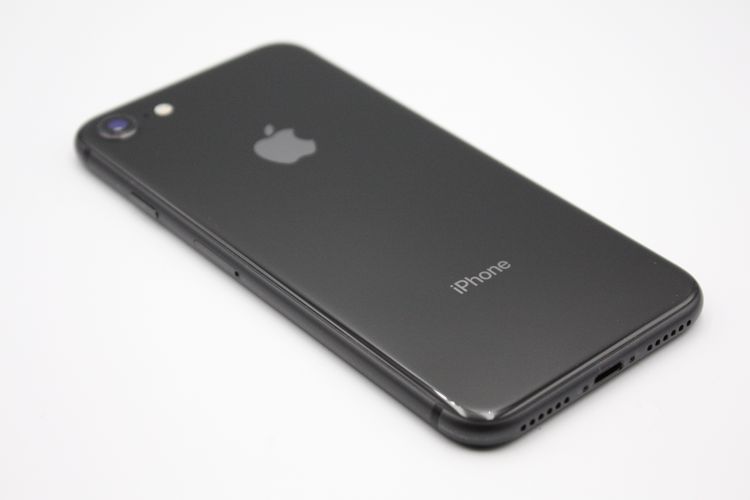 iPhone8 64GB SIM���å�����Ѥ� ���ڡ������쥤 C���