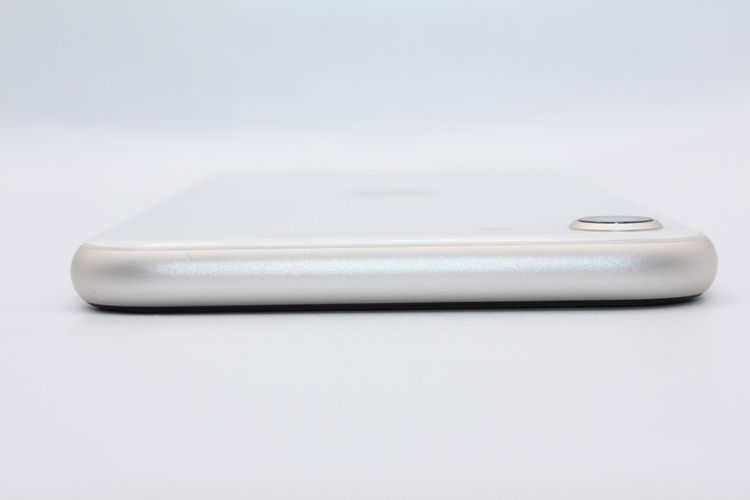 ���� �Хåƥ꡼�����ɹ�(100%) iPhoneSE ��3���� 64GB SIM�ե꡼  A���