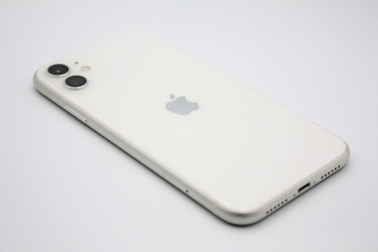 iPhone11 64GB SIM���å�����Ѥ� �ۥ磻�� C���