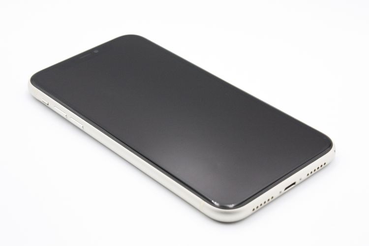 �������ò� iPhone11 64GB SIM���å�����Ѥ� �ۥ磻�� B���