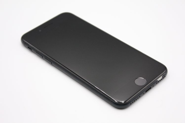 iPhoneSE ��3���� 64GB SIM�ե꡼ �ߥåɥʥ��� C���