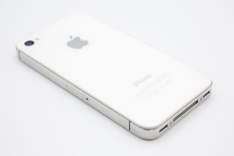 iPhone4s 16GB �ۥ磻�� au B���