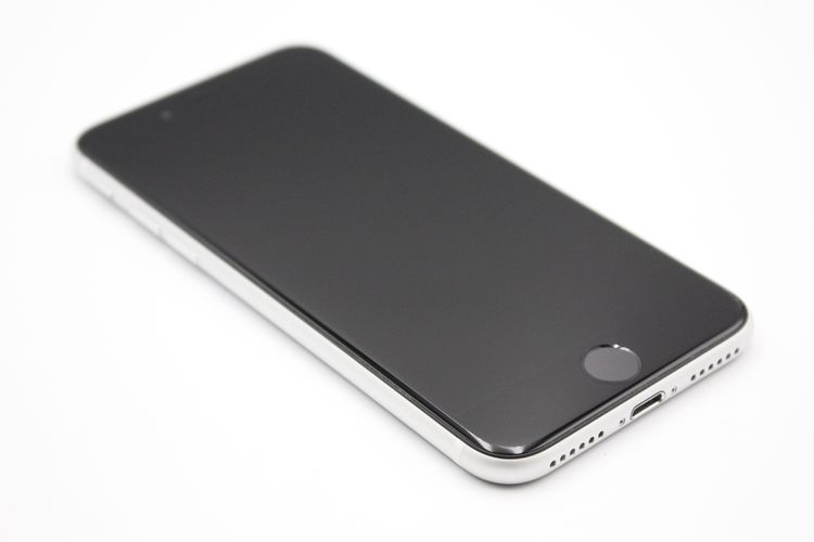 ���� iPhoneSE ��2���� 64GB �ۥ磻�� SIM���å�����Ѥ� A���