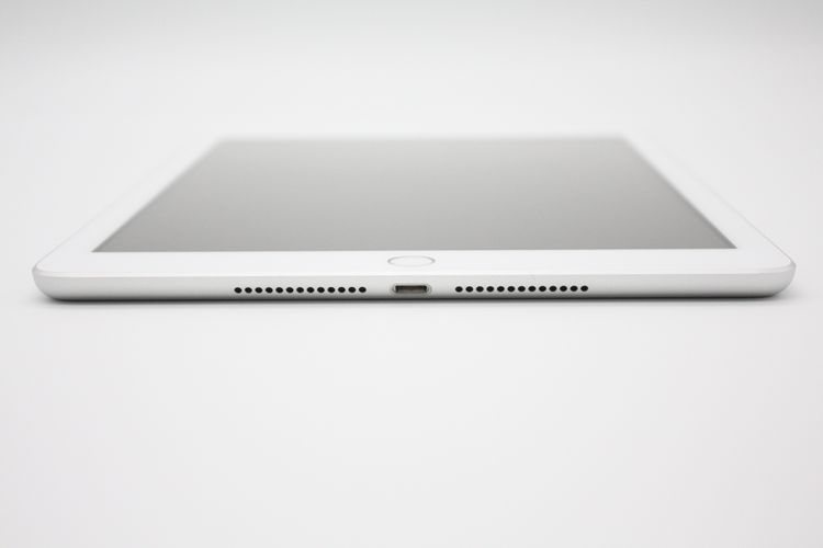 �ò� iPad ��6���� 32GB Wi-Fi+Cellular��ǥ� Silver B���