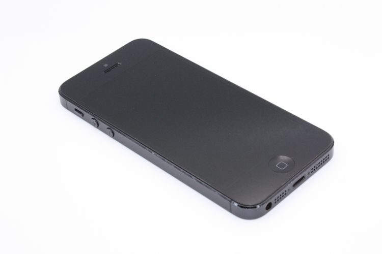�������ò� iPhone5 16GB au �֥�å������졼�� C���