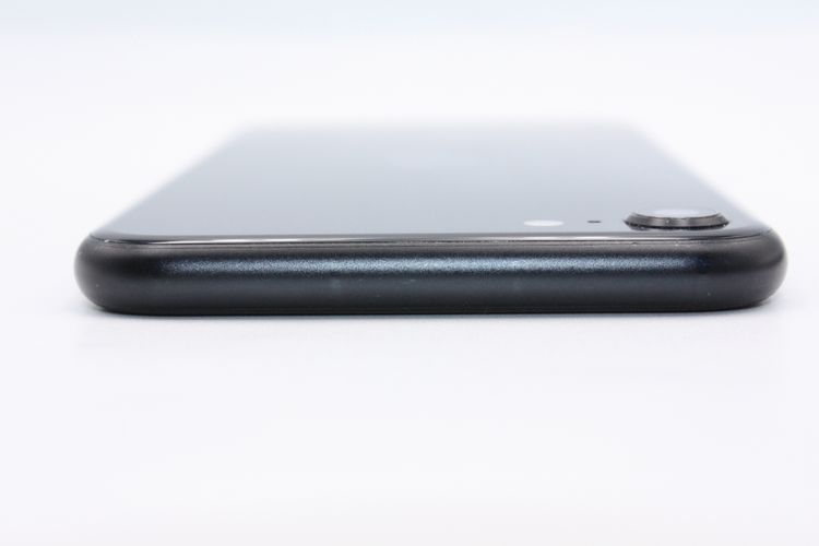 iPhoneSE ��3���� 64GB SIM�ե꡼ �ߥåɥʥ��� B���