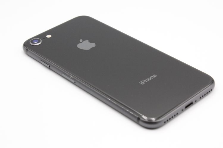 iPhone8 64GB SIM���å�����Ѥ� ���ڡ������쥤 C���